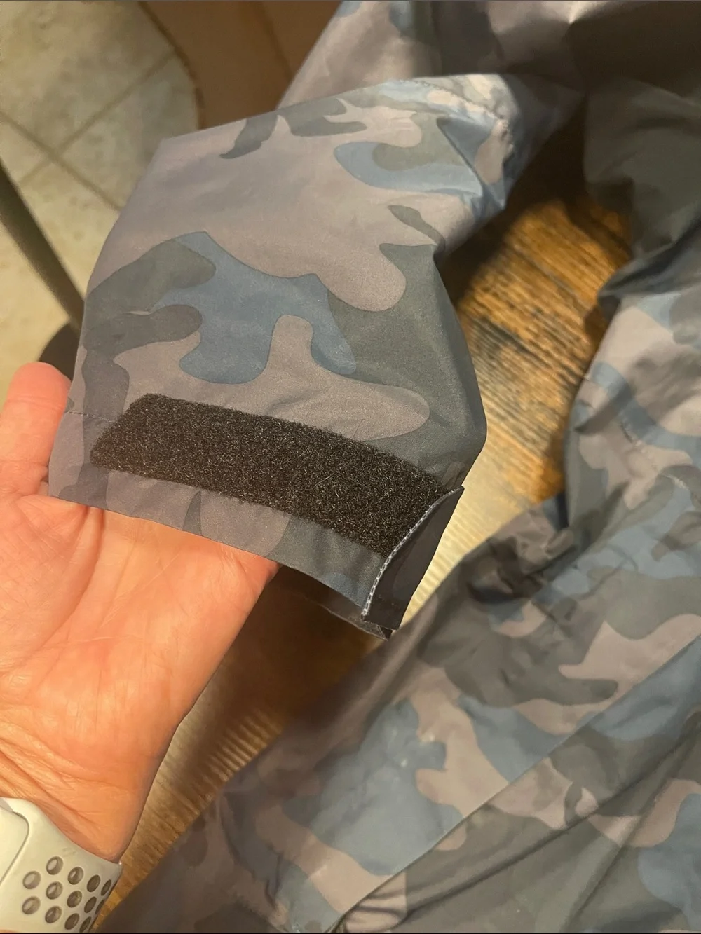 Simms Challenger Men's Wading Rain Jacket in Charcoal Camo